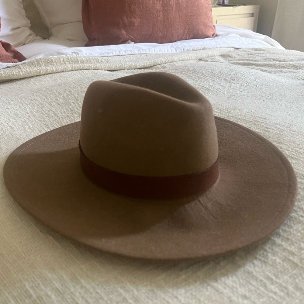 Free People Wide Brim Fedora Hat in Brown with Dark Brown Band